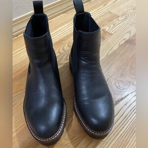 Caslon water resistant Chelsea
Boots